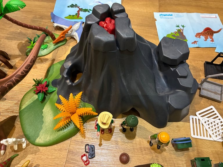Playmobil mixed Dinosaur bundle and other dinosaurs