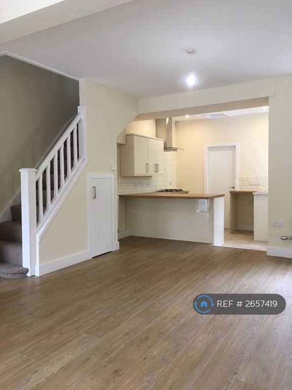 image for 3 bedroom house in Gynor Avenue, Porth, CF39 (3 bed) (#2657419)