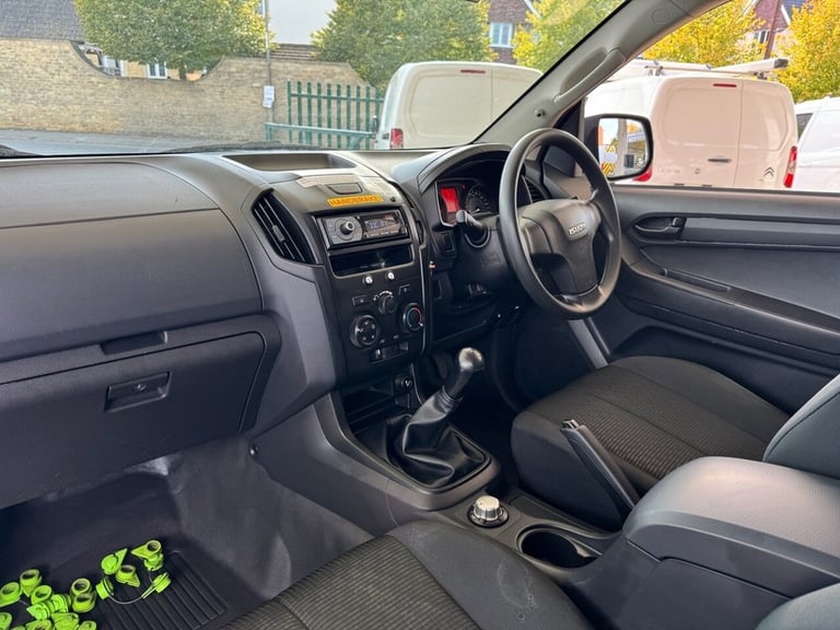 2019 69 ISUZU D-MAX 1.9TD EXTENDED CAB ROLLER SHUTTERS CAMERAS TOW PACK 4X4 EX E