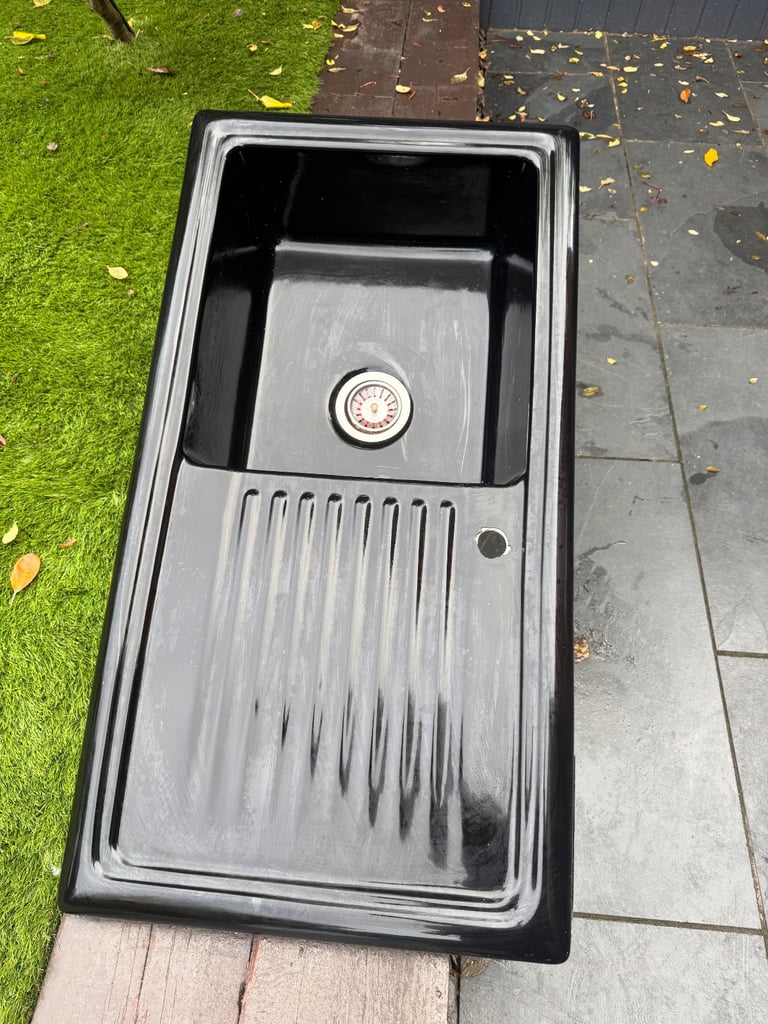 Porcelain black kitchen sink