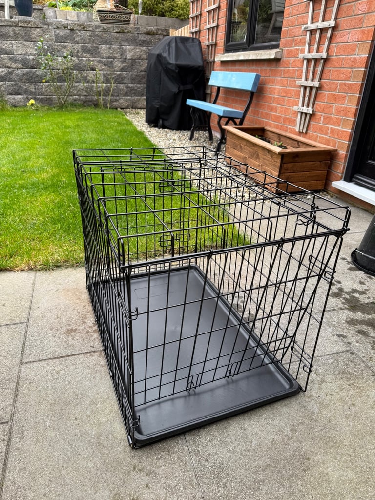 Pets at Home Single Door Folding Dog Crate in black, small size (30”).