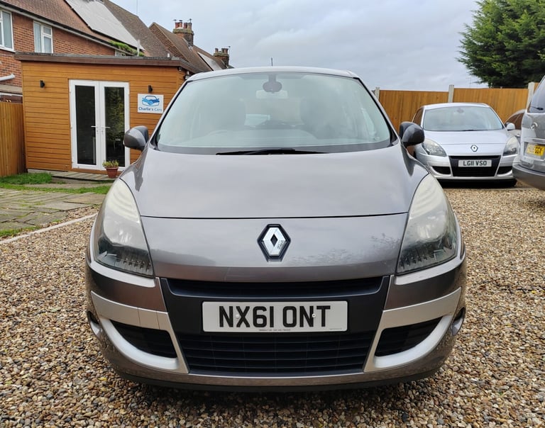 Renault Scenic 1.5DCi diesel, Long MOT, Service History, Lady owner since 2012