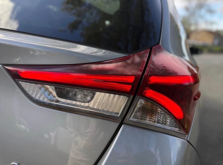 Toyota, AURIS, Hatchback, 2016, Manual, 1598 (cc), 5 doors