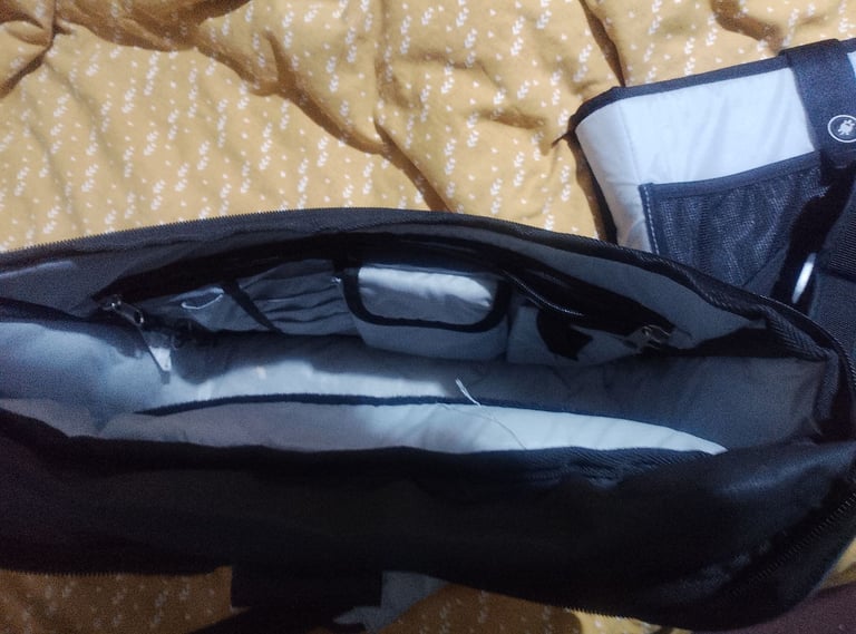 image for Pacsafe Exomesh slashproof Messenger / laptop/ tablet bag. 