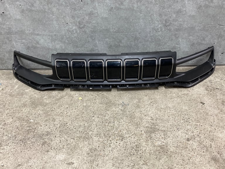 JEEP Avenger front bumper upper grill 2022 -2025