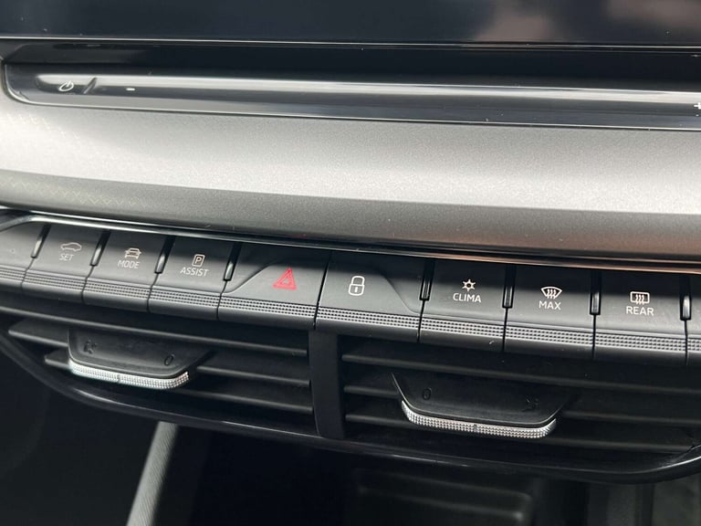 2022 Skoda Octavia 1.4 TSI iV 13kWh SE Technology DSG Euro 6 (s/s) 5dr Estate Hybrid Automatic