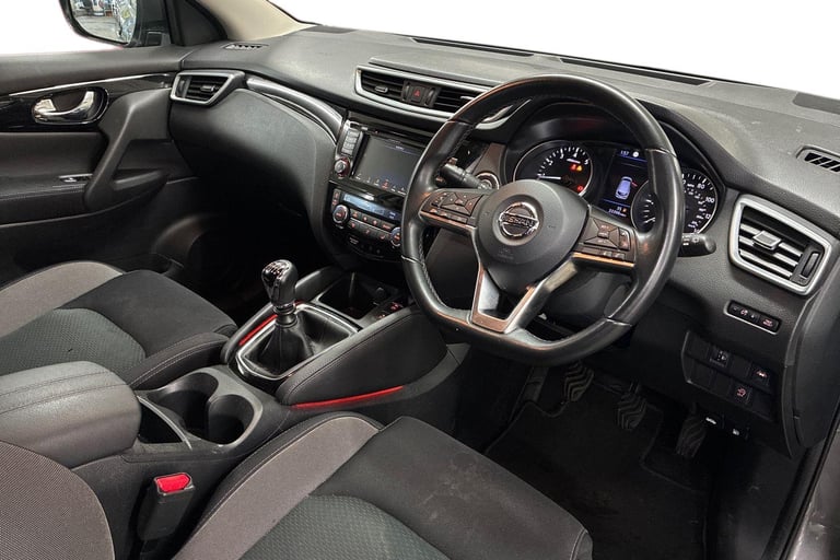 2021 Nissan Qashqai 1.3 DiG-T N-Connecta 5dr [Glass Roof Pack] HATCHBACK Petrol Manual