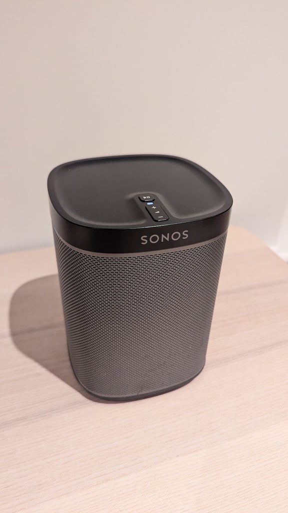 Sonos Play:1 Wireless Smart Speaker – Excellent Condition