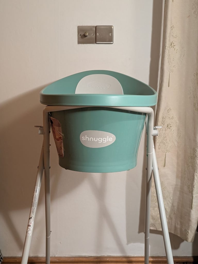 Snuggle Baby Bath and Stand