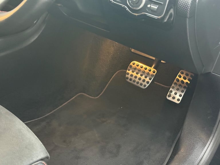 2019 Mercedes-Benz A-Class 1.5 A180d AMG Line (Executive) 7G-DCT Euro 6 (s/s) 5dr HATCHBACK Diese...