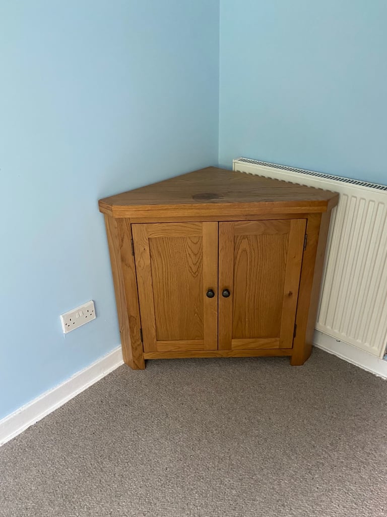 Oak corner unit