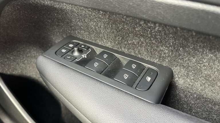 2020 Volvo XC40 Momentum B4 AWD mild hybrid ESTATE Petrol/Electric Hybrid Automatic