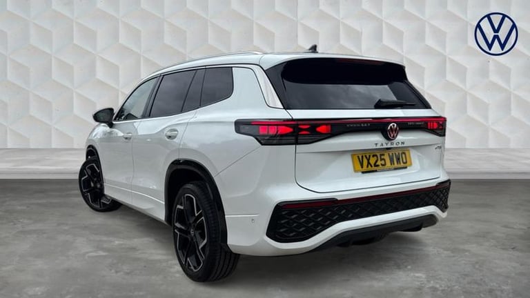 2025 Volkswagen Touran 1.5 eTSI (150ps) R-Line DSG Automatic Estate Hybrid Automatic
