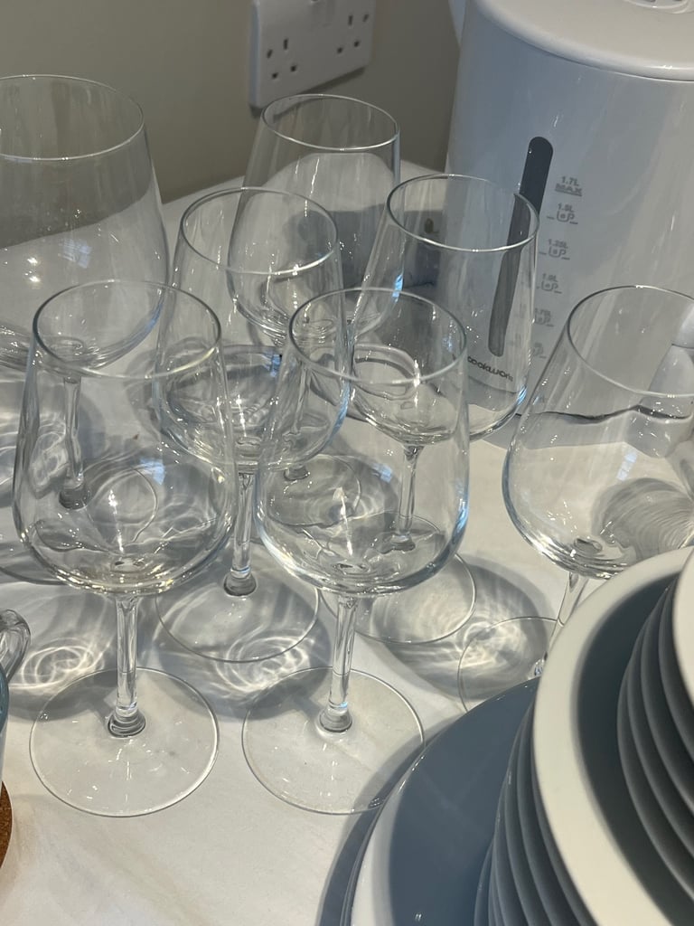 Set of 6 wine glasses