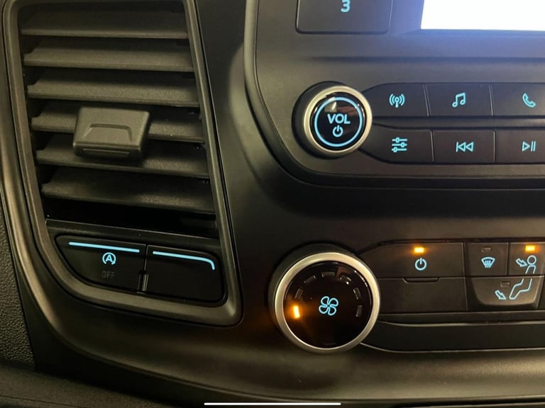 2022 Ford Transit 2.0 350 EcoBlue HD Leader DROPSIDE Cab 2dr Diesel Manual RWD L4 Euro 6 (s/s DRO...