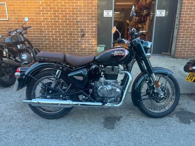 image for 2022 ROYAL ENFIELD CLASSIC 350CC E5 HALCYON GREEN USED