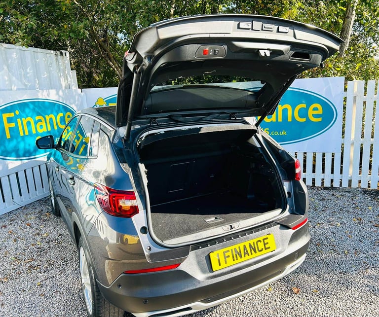 CAN'T GET CREDIT? CALL US! Vauxhall Grandland X 1.6 CDTi Tech Line Nav - £199 DEPOSIT, £73 PER WEEK