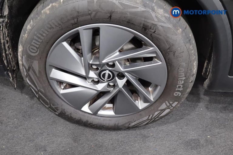 2022 Nissan Qashqai 1.3 DiG-T MH 158 Acenta Premium 5dr Xtronic SUV Petrol Automatic