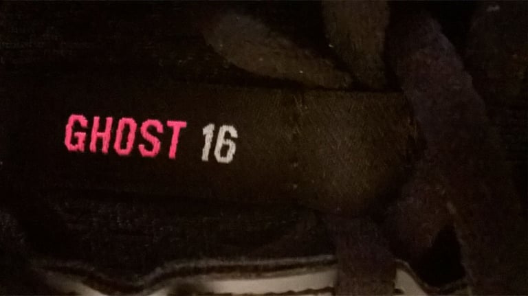 BROOKS GHOST TRAINERS WIDE FIT  RRP £139 FREE POST 