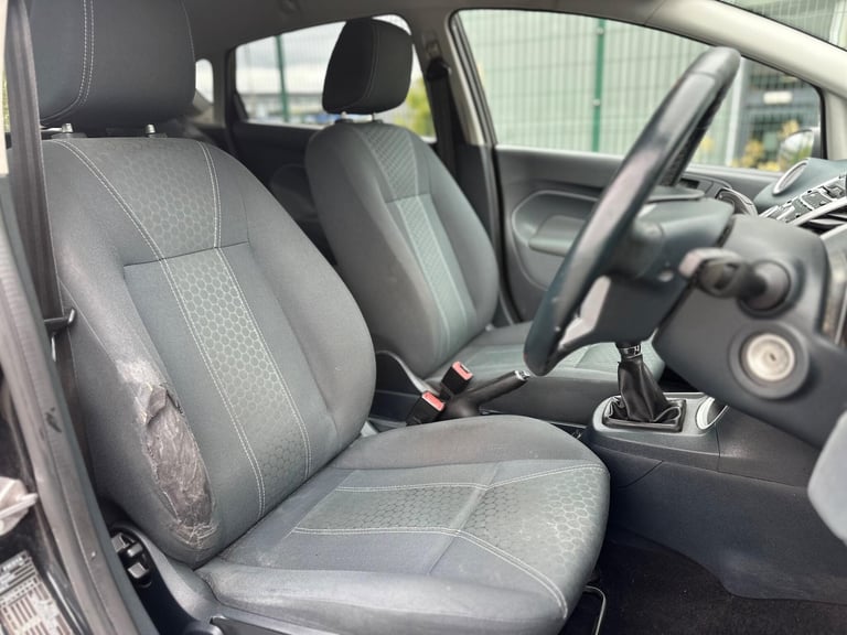2011 Ford Fiesta 1.4 Titanium 5dr HATCHBACK Petrol Manual
