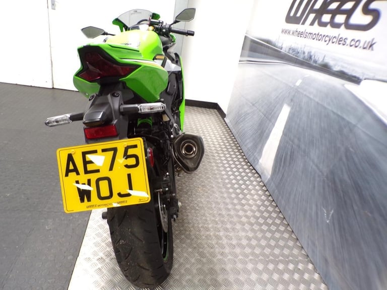 2025 KAWASAKI ZX4-RR PERFORMANCE LOW MILEAGE