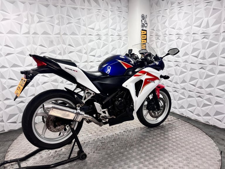2015 Honda CBR250R | *WARRANTY PROVIDED*