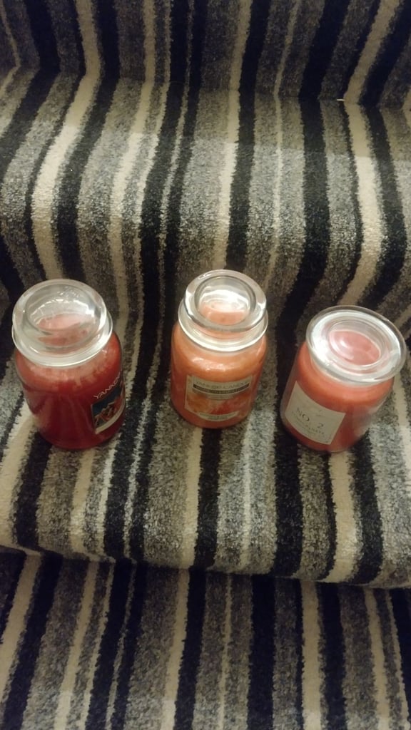 Yankee Christmas candle window