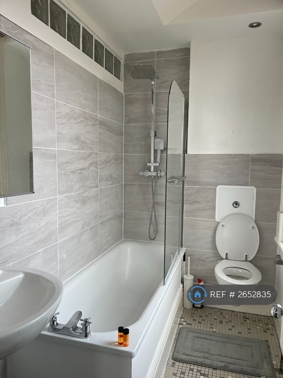 2 bedroom flat in Hyde Terrace, Leeds, LS2 (2 bed) (#2652835)