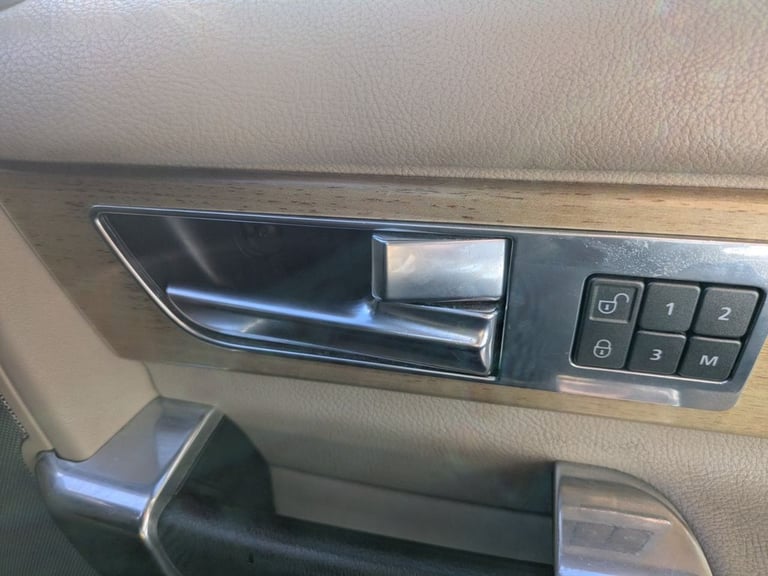 2012 62 LAND ROVER DISCOVERY 4 3.0 SD V6 HSE SUV 5DR DIESEL AUTO 4WD EURO 5 (255