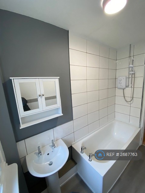 2 bedroom flat in Seamore Street, Largs, KA30 (2 bed) (#2687763)