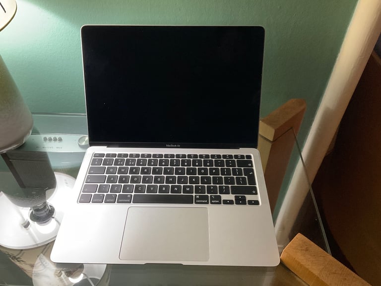 image for MacBook 💻 Air 256GB 8GB (2020) Battery Cycle 67. Silver. Immaculate Condition 