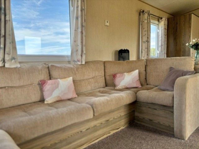 CHEAP STATIC CARAVAN FOR SALE AT BROADLAND SANDS HOLIDAY PARK - 11.5 MONTH OWNER SEASON