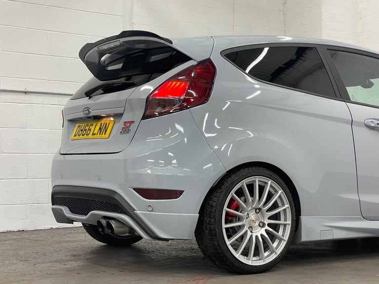 2016 Ford Fiesta 1.6T EcoBoost ST-200 Euro 6 3dr HATCHBACK Petrol Manual