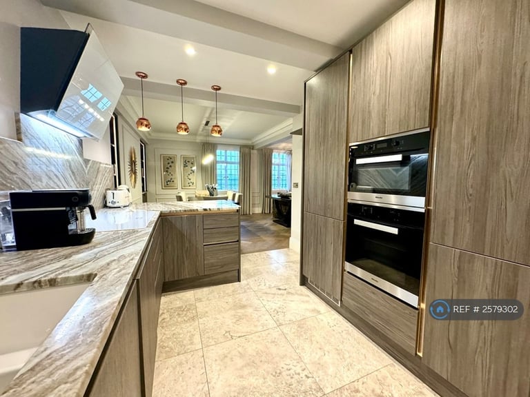 4 bedroom flat in Chiltern Court, London, NW1 (4 bed) (#2579302)