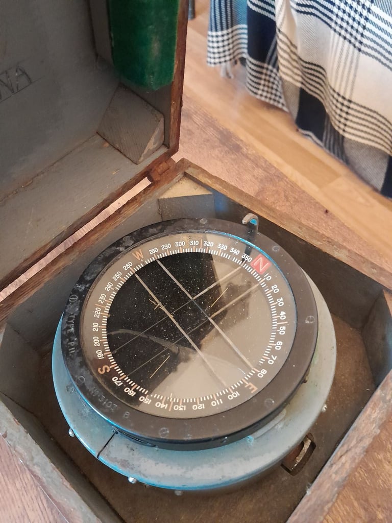 Spitfire P11 Compass