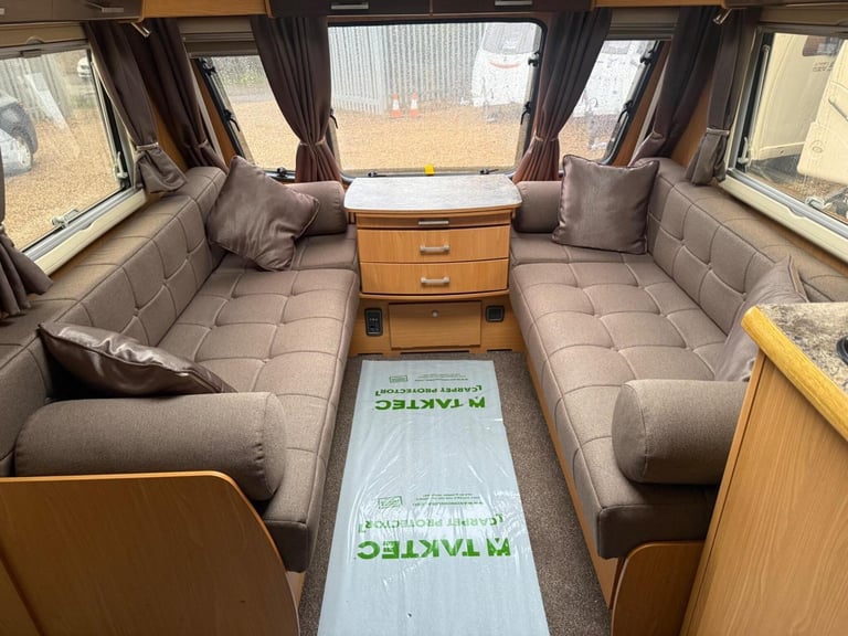 2011 Buccaneer Schooner Fixed bed end large washroom