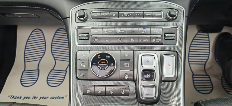 2023 Hyundai Santa Fe 1.6 T-GDi 13.8kWh Ultimate Auto 4WD Euro 6 (s/s) 5dr ESTATE Petrol/Electric...
