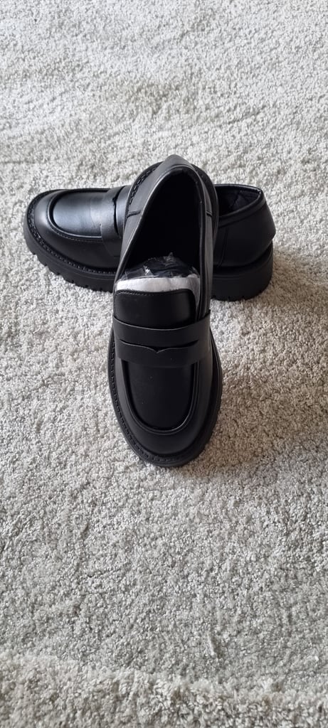 Brand new ladies black shoes size 3.5