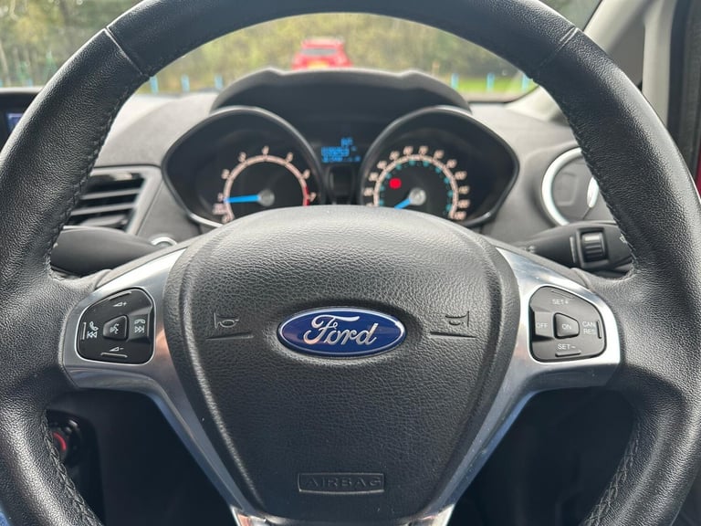 2015 Ford Fiesta 1.0T EcoBoost Titanium Euro 5 (s/s) 5dr HATCHBACK Petrol Manual