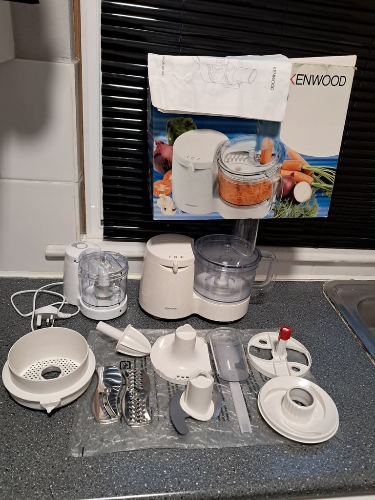£30 (NO LESS)BRAND NEW CONDITION FOOD PROCESSORS EVERYTHING THERE AS SEEN 