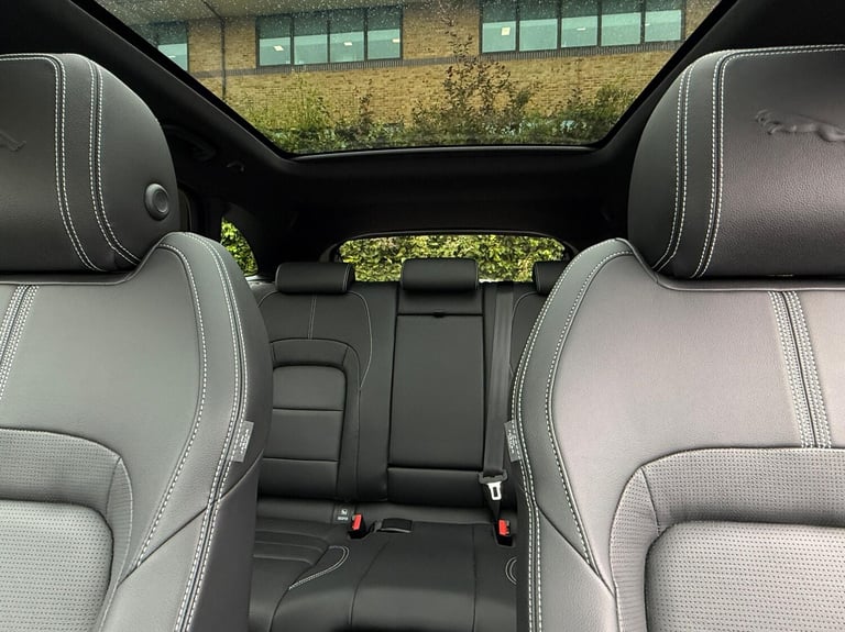 2024 Jaguar F-Pace 2.0 D200 MHEV R-Dynamic SE Black SUV 5dr Diesel Auto AWD Euro 6 (s/s) (204  ES...