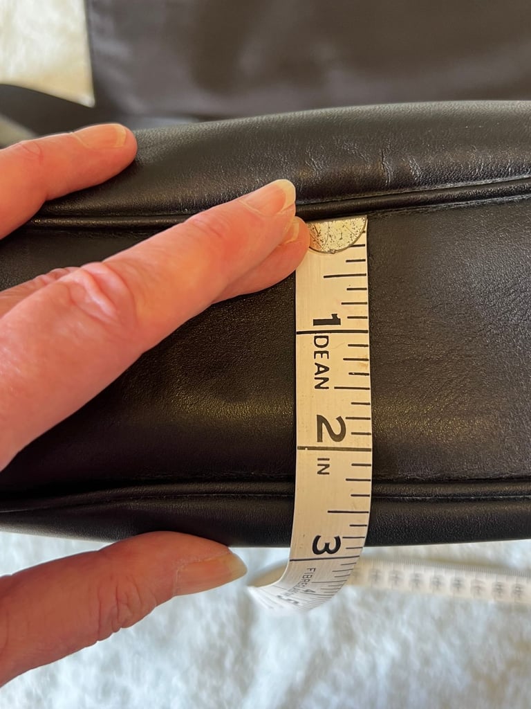 Michael Kors Bag looks stunning official label inside NEW