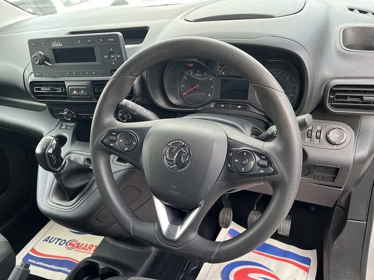 2022 Vauxhall Combo Turbo D 2300 Dynamic Panel Van Diesel Manual