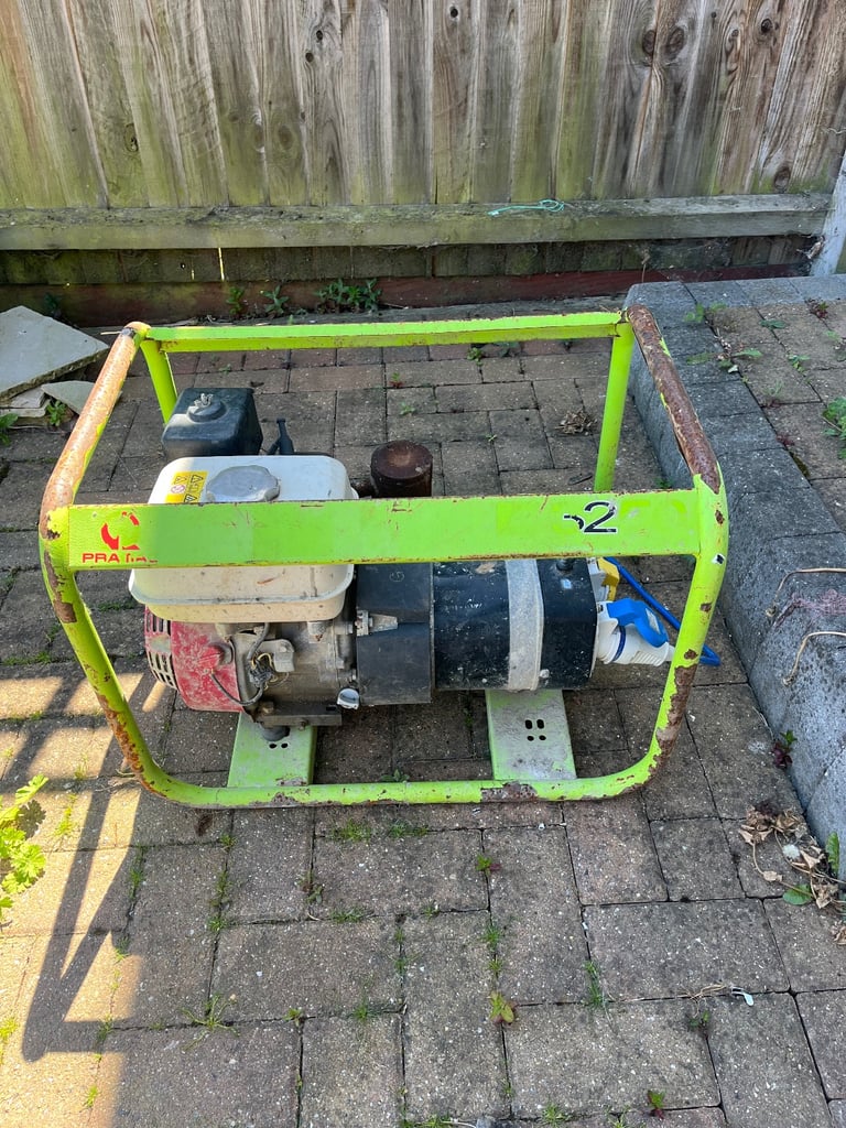 Petrol generator 