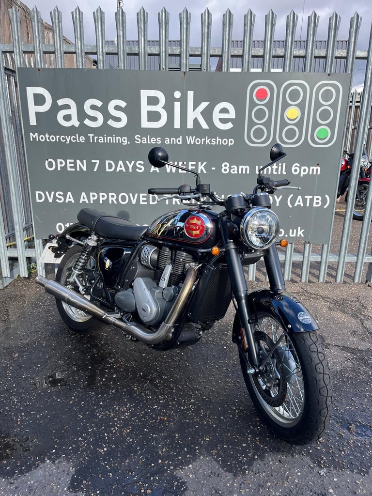 image for BSA Gold Star 650cc Classic Motorcycle Midnight Black Ex-Demo 376 Miles 2025