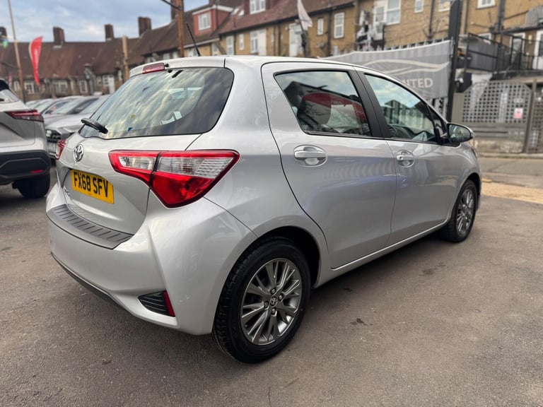 2018 Toyota Yaris 1.5 VVT-i Icon CVT Euro 6 5dr HATCHBACK Petrol Automatic