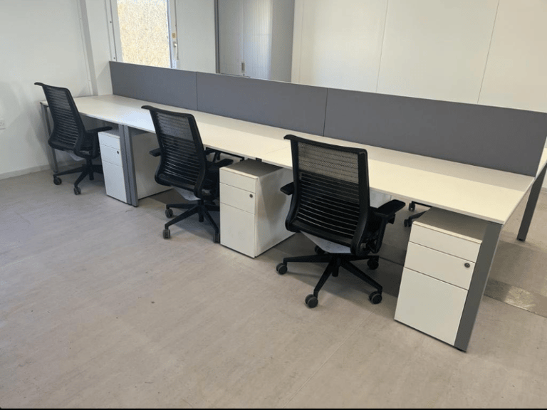Office desk 