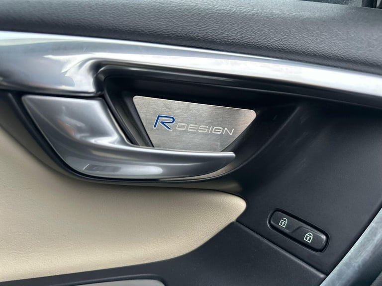 2025 Volvo XC60 2.0 T5 R-Design Premium SUV 5dr Petrol Powershift Euro 5 (240 ps) PETROL Automatic
