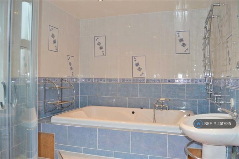 5 bedroom house in Oxford Street, Margate, CT9 (5 bed) (#2617915)