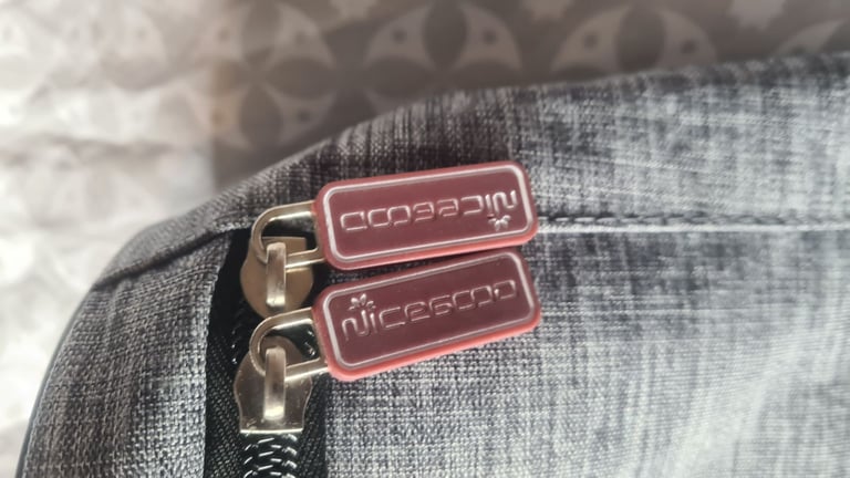 Nicegood yoga matt/ equipment shoulder bag. Excellent condition